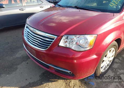 2016 Chrysler Town & Country Touring z USA, uszkodzony, nr VIN 2C4RC1BG3GR173025